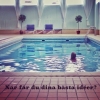 Bild av @glazyrconsulting - När får du dina bästa idéer? För mig dyker de oftast upp när jag motionerar. #wellness #health #hälsa #simma #pool #idéer #kreativitet #exercise #takecareofyourself