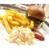 Ni har väl inte missat att vi serverar en 200g cheeseburgare med tillbehör hela sommaren, Mellan 17-22. Följ Oss gärna på Instagram för mer info om vilket utbud vi har samt event. Välkomna till oss på stationen!