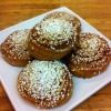 Ni missar väl inte att fira kanelbullensdag med oss? Köp 5 betala för 4 eller 10 bullar för 79 kronor! Välkomna in där det doftar nybakat hela dagen , på Café Gränden!