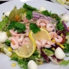 Dagens sallad: Handskalade räkor, pasta och mozzarella