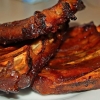 Idag serveras Iberico ribs med confiterad fläsksida, bbq-sås, friterad Idaho potatis och en krispig sommarsallad. 
Gryt sa grisen 