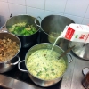 Grädde gör under i soppan! Här  är svampsoppa och potatisbroccolisoppa med soltorkade tomater på uppkok:)