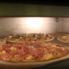 Öppningserbjudande för av hämtning.
Välj 3 pizzor betala endast för 2
*Ingår:pizza sallad.
Gäller ordinarie och mellan special pizzor.
Erbjudandet gäller t.o.m. sista Juni.