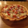KOM OCH ÄT EN JANUARI PIZZA (pestokyckling,mozzarella,rödlök,körsbärstomater,svartpeppar) och vi bjuder på 1 glas PEPSI :):)