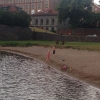 Bild av @bjrnsdotter - När alla andra flydde från stranden, då kom vi. 
