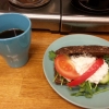 Tråkigt väder idag men vi har nybakade frallor m.m. eller kanske sitta hos oss och äta frukost.  Vi har färdiga smörgåsar,  våra egna smoothies, kokt ägg,grötfrukost + massa annat gott. Välkommen!
