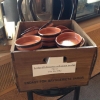 Vi har kommit över ett parti lerfat.
Perfekta till Crème Brûlée, tapas eller varför inte till den lilla godisskålen ;) (kan även användas till uppdelning av pärlor i olika färger)
7kr/st eller 10st för 60kr.