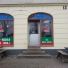 Välkomna till Ferrari Pizzeria 
Pizza Kebab Sallad Vi använder Svenskt Kött och Råvaror


                             LUNCH 58 :- Kr 
Gäller Hela Menyn inkl. Sallad, Dricka och kaffe.
Serveras vardagar 11:00-15:00
Pizza 57-63 ingår ej i lunchmenyn 

 051