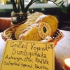 Nu har vi även grillad vegansk surdegsmacka, kom in...