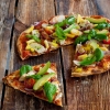Pizzatajm! 
Beställ 3 pizzor betala för 2. Gäller hos oss hela fredagen.
(Den billigaste på köpet).

Menyn hittar ni på www.almolivs.se