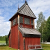 Klockstapel från 1969 på Junsele gamla kyrkplats, 1 augusti 2014. Foto: Åke Johansson.