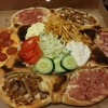 Vulkan!
Allas favoriter i samma pizza el välj själv för ingredienser nu finns även i familjen storlek.