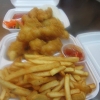 Friterade kyckling med ris eller pommes frites sweet chili sås