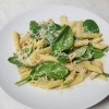 Pasta PESTO med Pestosås Kyckling, Spenat, Champinjoner, paprika och Parmesanost 