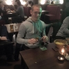 Johnnie blue och Eddie verkar komma överens 