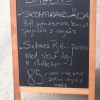 Fredagens lunch & självklart bjuds det på en bit äppelpaj med vaniljsås efter maten !! 