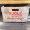 Du som letade efter en mjölkback i trä, den har kommit in nu. 