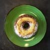 Nu är äntligen månadens Cronutsmak här.
Peach/passion med en ganach av vit choklad och passionsfrukt på toppen.