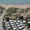 Åsa Havsbad (Sörvik / Vita Sand) med Åsa Camping i förgrunden.