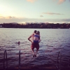 Bild från Badbryggan i Minneberg av @martinaw - Tandemhopp! #galningar #badare #kvällsdopp
