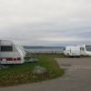 Campingen ligger högt med Vättern nedanför