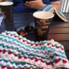 Bild av @fru_stussli - Kaffekos mens jentene kjøler seg i bassenget 