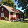 Stuga 7: 600kr. Mysig stuga med loft. Eget badrum och kök!