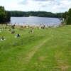 Slänten ned mot den långgrunda sandstranden