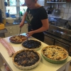 Frida bakar pajer välkomna att fika
