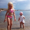 Bild av @linusnetshagen - Äntligen badväder för Lola och Millie!!!