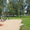 Campingen sett från den välskötta badstranden