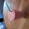 Hemgjord jordgubbs milkshake, med riktig jordgubbssmak. 