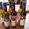 Naturliga produkter utan onödiga tillsatser och råvaror av hög kvalitet. Balsamvinäger från Modena blandas med druvvinäger från Sydafrika. I detta kokas och reduceras härliga afrikanska smaksättningar som mango, chili, passionsfrukt, granatäpple eller för