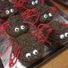Spindel cupcakes serveras endast under halloween...
