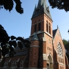 Kyrkan byggd i nygotisk stil och har fasad i rött maskinslaget tegel Augusti 2010