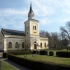 Straxt norr om Älmsta ligger kyrkan