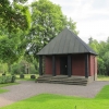 Kyrkogårdsbyggnad. 