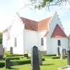 Röddinge kyrka med kor och den korsarmade utbyggnaden