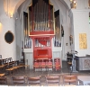  Kyrkan nya orgel, installerad 1973, och har 30 stämmor.