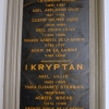 Här får man veta vilka som finns i gravkoret och vilka som finns i kryptan