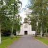Björkallén upp till kyrkan.