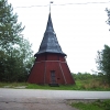 Klockstapeln uppförds på 1740-talet och fick sin nuvarande brädbeklädnad år 1906.