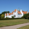 Bosjökloster med klosterkyrkan
