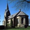 Synnerby kyrka, maj 2002. Foto: Åke Johansson.