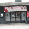 Mangos finns på Klostergatan i Skara