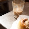 Espresso macchiato ... och nybakt bulle!