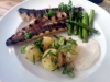 Färdiggrillad knotfilé med smörslungad potatis och sparris. Fantastiskt fantastiskt gott!