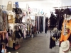 Secondhandkläder blandat med nytt
