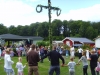 Midsommarfirande intill campingen på ett koloniområde.