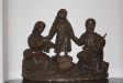 En träskulptur i  kolumbariet bär inristningen ´1571´.